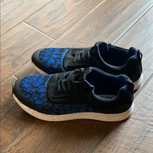 NWOT Steve Madden Camper Knit Sneaker